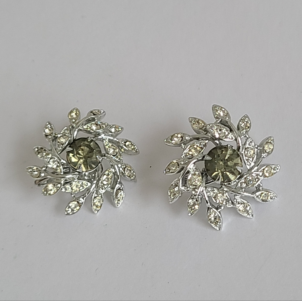 Vintage Sarah Coventry Mid Century Green Rhinestone Flower Clip-On Earrings